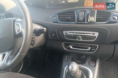 Минивэн Renault Scenic 2011 в 