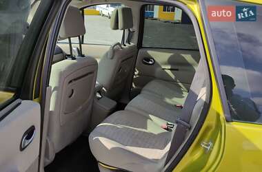 Минивэн Renault Scenic 2004 в 