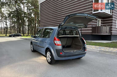 Минивэн Renault Scenic 2005 в 
