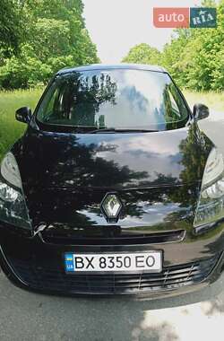 Минивэн Renault Scenic 2011 в Виньковцах