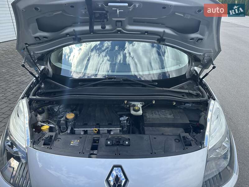 Минивэн Renault Scenic 2010 в Луцке
