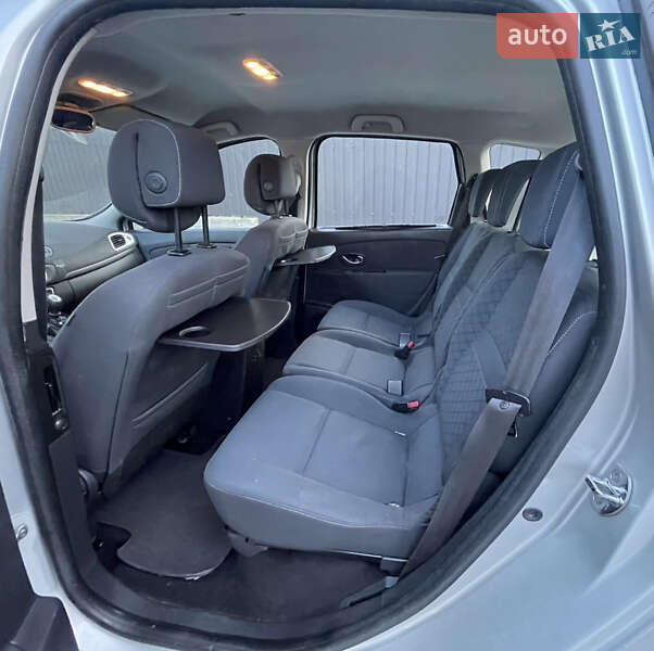 Минивэн Renault Scenic 2010 в Ровно