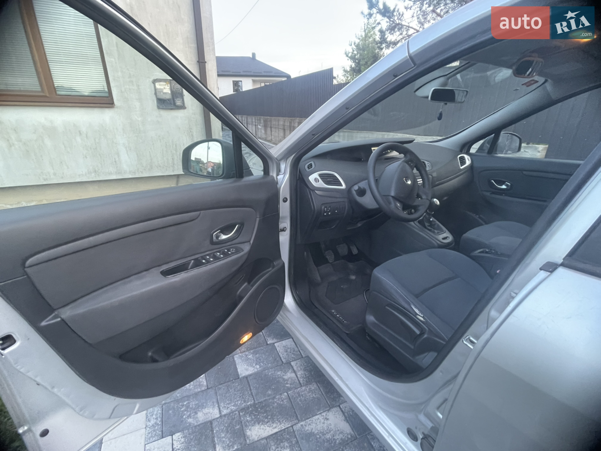 2010 Renault Scenic - мініатюра 16