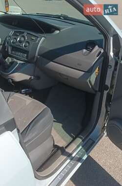 Минивэн Renault Scenic 2005 в 