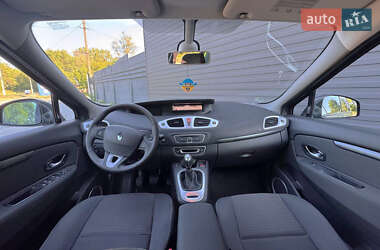 Минивэн Renault Scenic 2010 в 