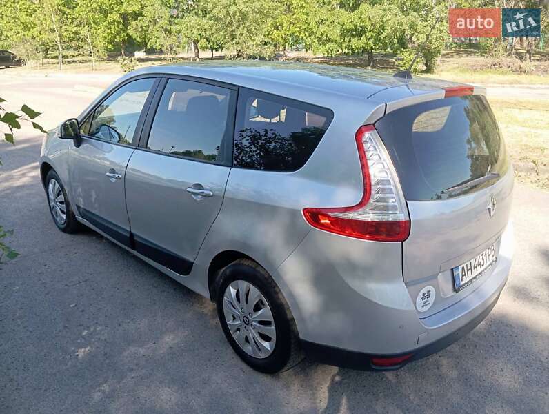 Минивэн Renault Scenic 2012 в Днепре