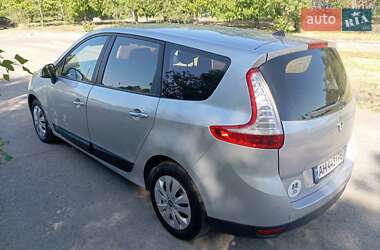Мінівен Renault Scenic 2012 в 