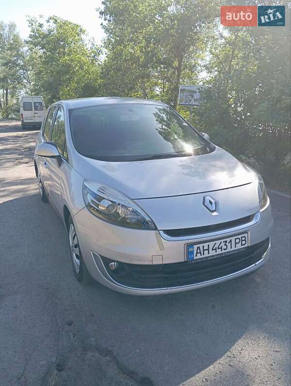Минивэн Renault Scenic 2012 в Днепре