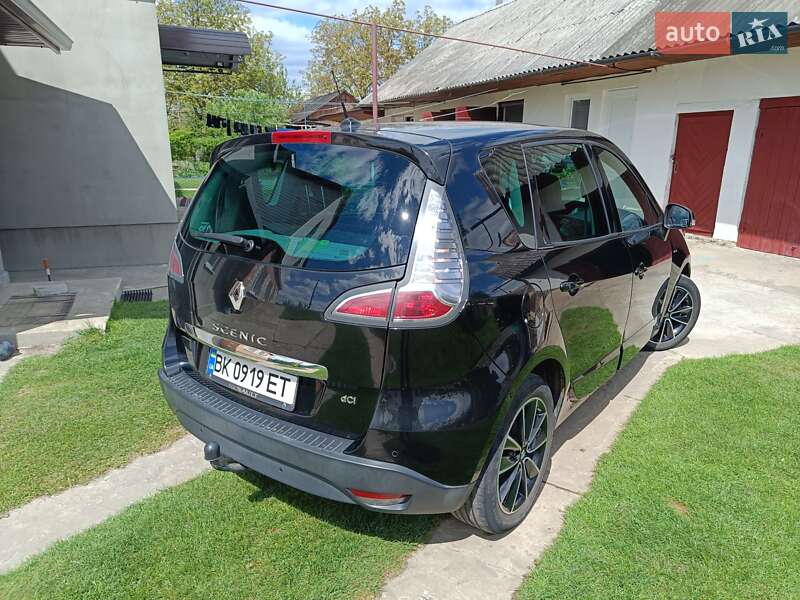 Минивэн Renault Scenic 2013 в Березному