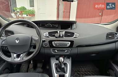Минивэн Renault Scenic 2013 в 