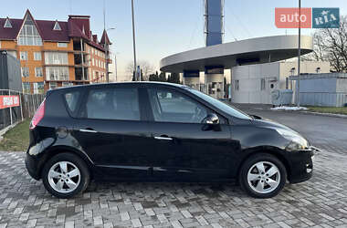 Минивэн Renault Scenic 2011 в 
