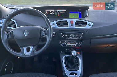 Минивэн Renault Scenic 2011 в 