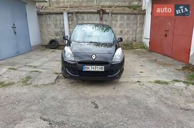 Минивэн Renault Scenic 2010 в Ровно
