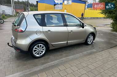 Минивэн Renault Scenic 2013 в 