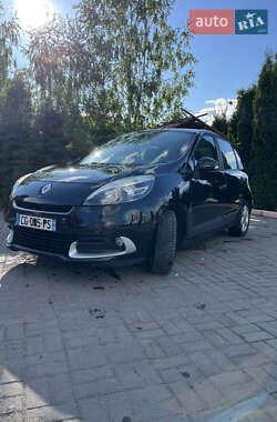 Минивэн Renault Scenic 2012 в 