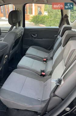 Минивэн Renault Scenic 2012 в 