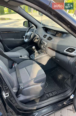Минивэн Renault Scenic 2012 в 