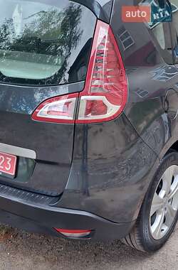 Мінівен Renault Scenic 2010 в 