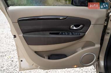 Мінівен Renault Scenic 2011 в 