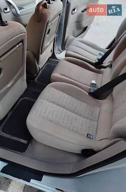 Минивэн Renault Scenic 2005 в 