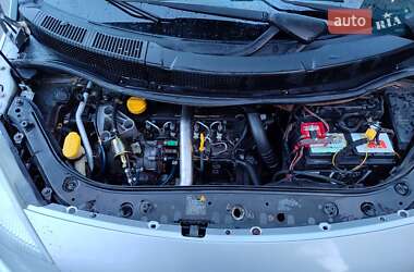 Минивэн Renault Scenic 2005 в 