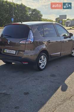 Хэтчбек Renault Scenic 2013 в 