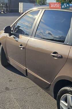 Хэтчбек Renault Scenic 2013 в 