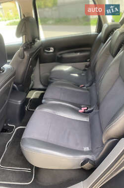 Минивэн Renault Scenic 2005 в 