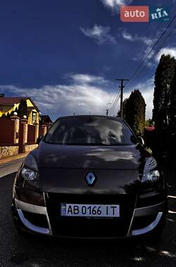 Минивэн Renault Scenic 2010 в 