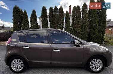 Минивэн Renault Scenic 2010 в 