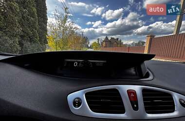 Минивэн Renault Scenic 2010 в 