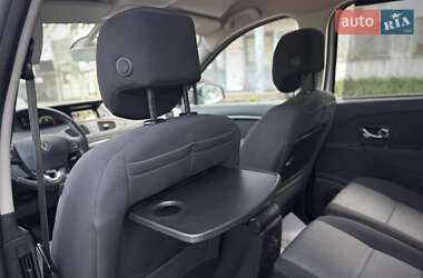 Мінівен Renault Scenic 2013 в 