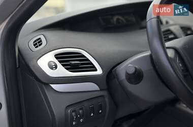 Мінівен Renault Scenic 2013 в 