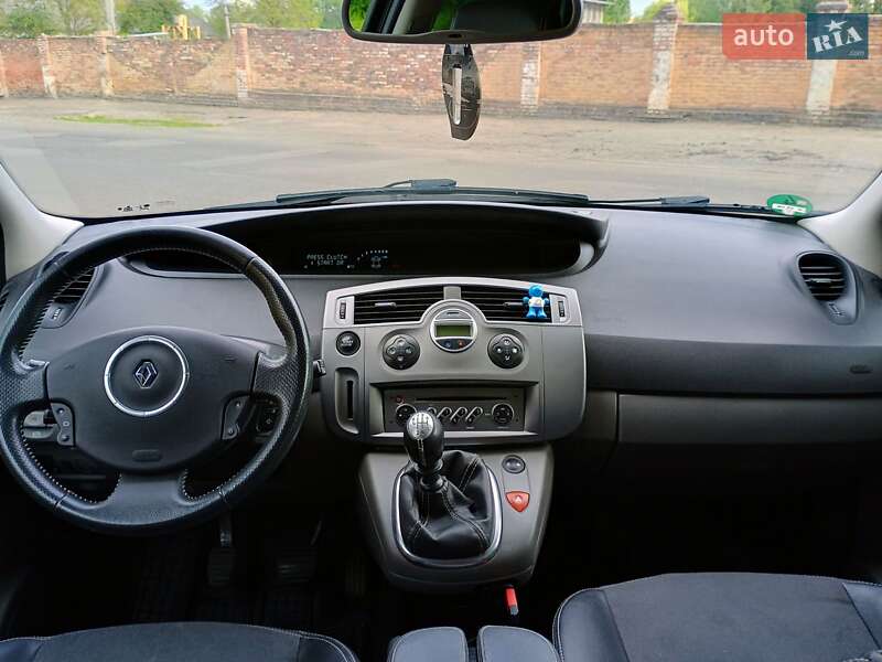 Минивэн Renault Scenic 2009 в Ромнах