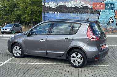 Мінівен Renault Scenic 2011 в 