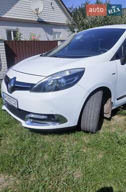 Мінівен Renault Scenic 2015 в 