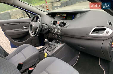 Минивэн Renault Scenic 2009 в 