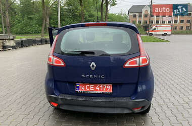 Минивэн Renault Scenic 2009 в 