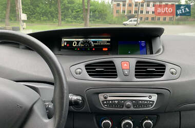 Минивэн Renault Scenic 2009 в 