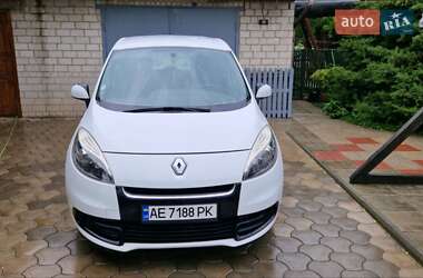 Минивэн Renault Scenic 2012 в 