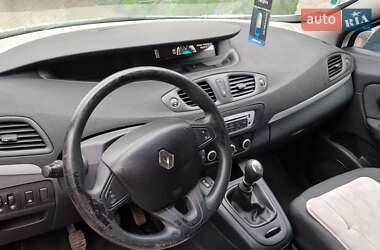 Минивэн Renault Scenic 2012 в 