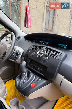 Мінівен Renault Scenic 2004 в 
