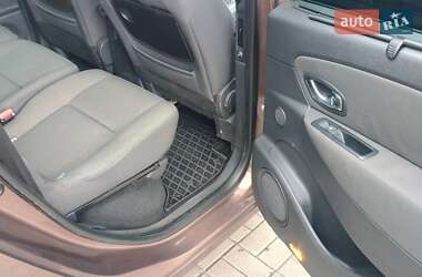 Минивэн Renault Scenic 2011 в 