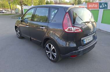 Минивэн Renault Scenic 2010 в 