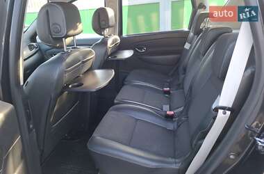 Минивэн Renault Scenic 2010 в 