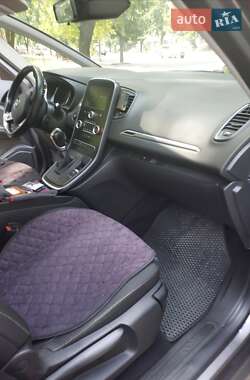Минивэн Renault Scenic 2017 в 