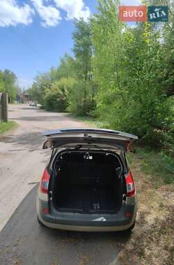 Минивэн Renault Scenic 2006 в 