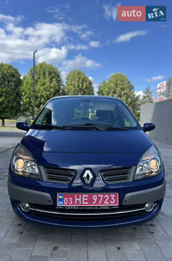 Минивэн Renault Scenic 2009 в 