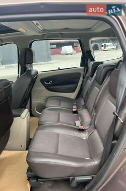 Минивэн Renault Scenic 2010 в 