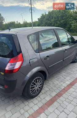 Минивэн Renault Scenic 2003 в 